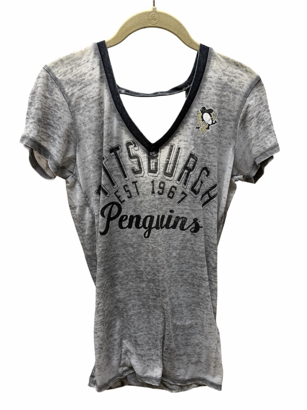 Touch by Alyssa Milano Pittsburgh Penguins Gray V-Neck Burnout Tee Sz S